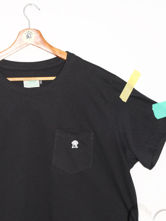 Camiseta Pilar All Eyes Preta Pocket